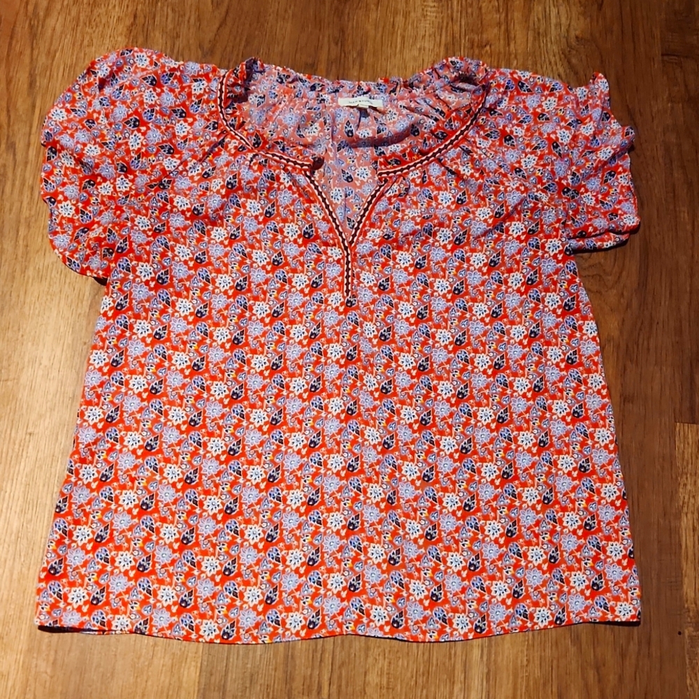 Max studio light weight ruffle, sleeve top.